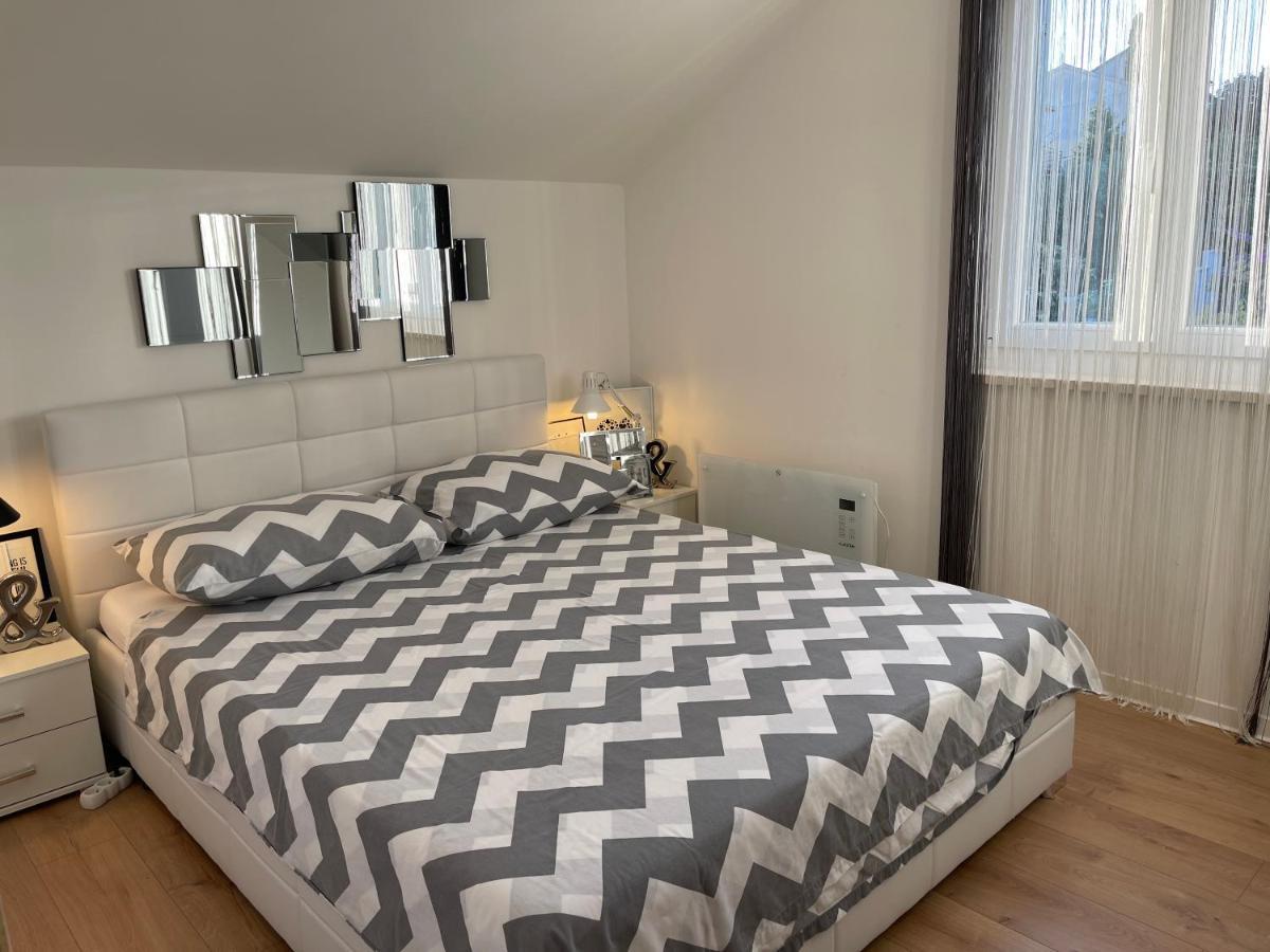Apartment New Chic Supetar Eksteriør bilde